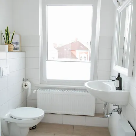 Hans & Franz Zimmervermietung * 什未林