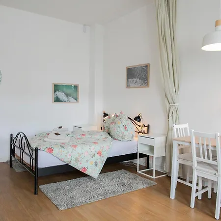 Hans & Franz Zimmervermietung *