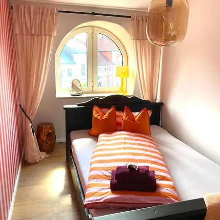 Hans & Franz Zimmervermietung * 什未林